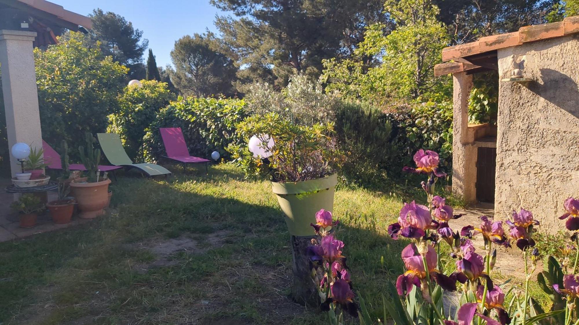 Maisonnette Kalis Calme Avec Climatisation Parking Jardin Cadre Campagne Plages A Pieds 방돌 외부 사진